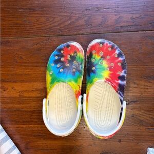 Crocs Kids Tie-Dye Clog Sandals - Bright Multicolor